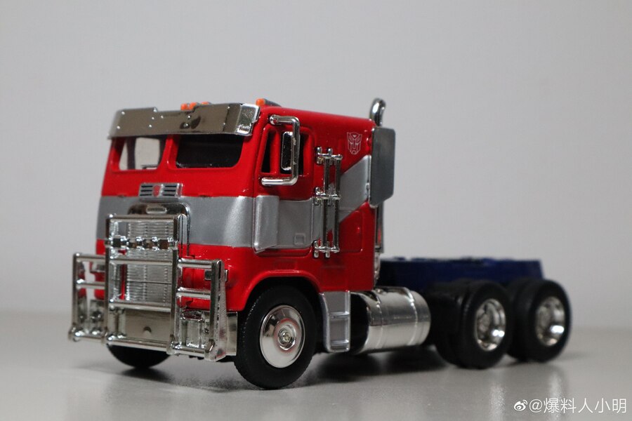  In Hand Image Of Jada Toys Transformers Rise Of The Beasts Optimus Prime  (5 of 9)